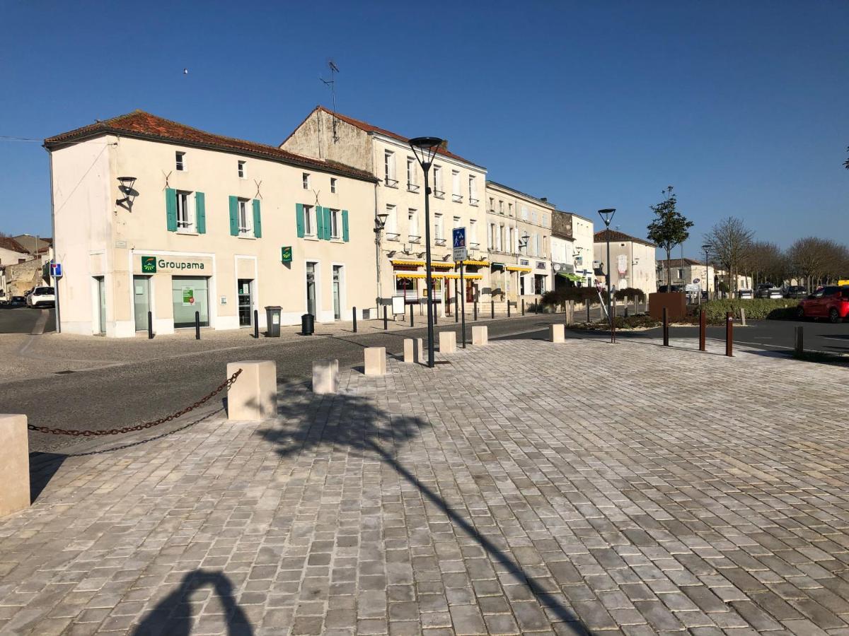 Charmante Maisonnette 2 Personnes Avec Wifi Surgères Exteriér fotografie